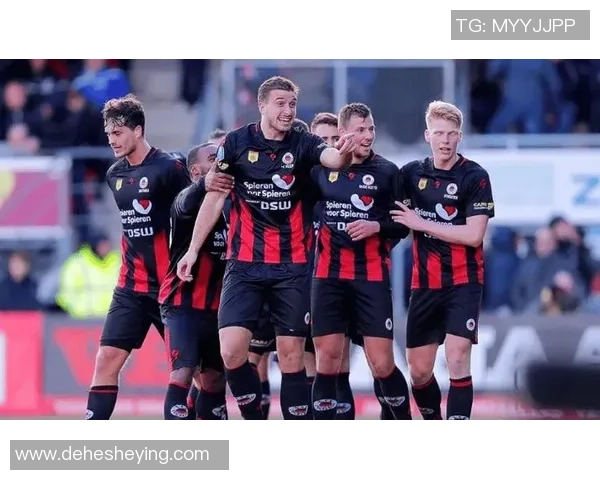 现役顶级足球球星排名大揭秘:榜首之争引发球迷热烈讨论 现役顶级足球球星排名大揭秘:榜首之争引发球迷热烈讨论