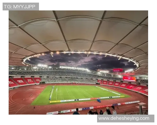 中国足球巨星燃情绿茵梦映射新时代拼搏与荣耀瞬间 中国足球巨星燃情绿茵梦映射新时代拼搏与荣耀瞬间