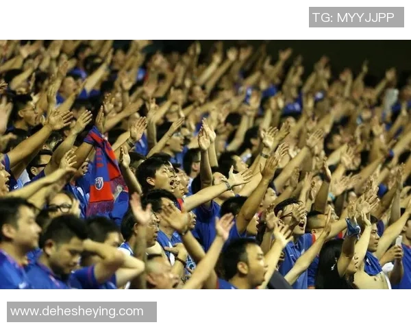 足球巨星为球迷送裤子暖心行动引发热议