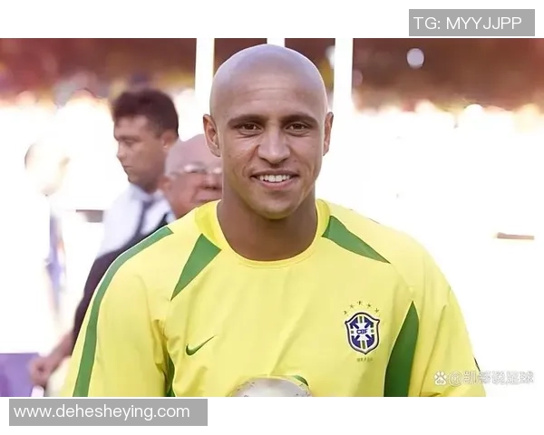 足球巨星面孔合体呈现完美融合展现不同时代球员魅力与风采